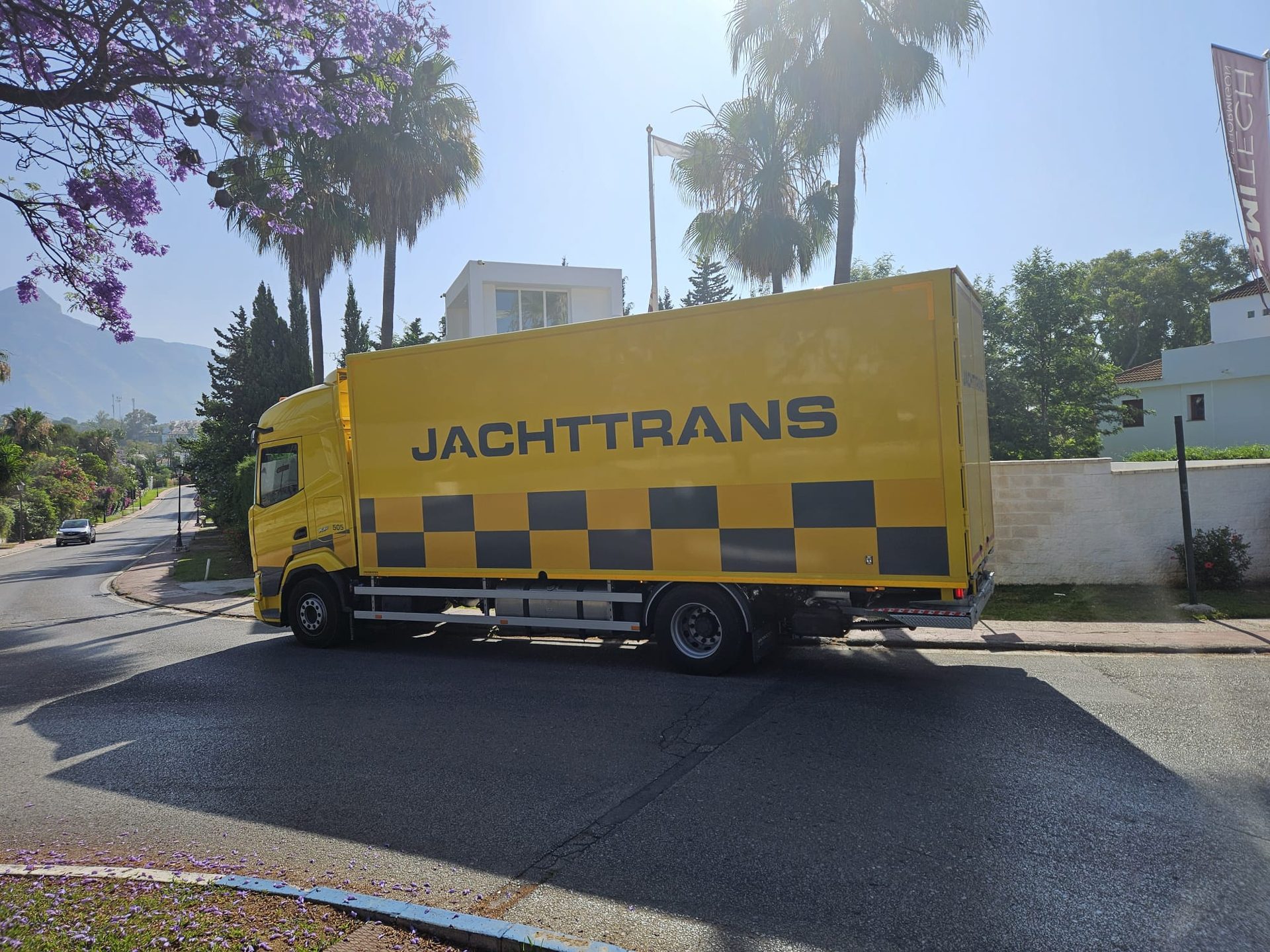Gesloten Jachttrans verhuiswagen voor verhuizingen naar Spanje