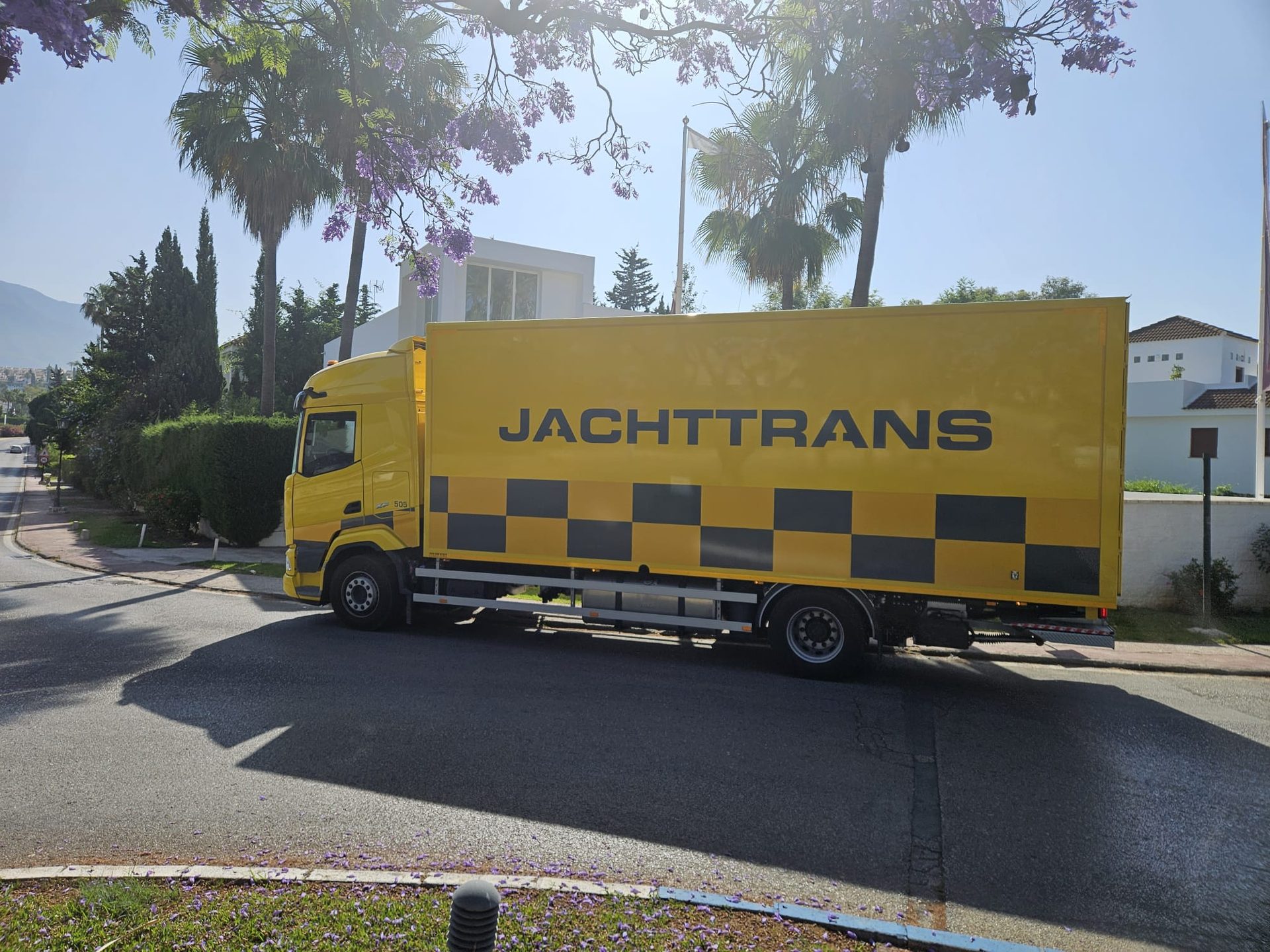 Jachttrans verhuiswagen onderweg in Zuid-Spanje